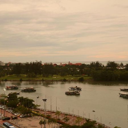 Mts @ Marina Court Resort Condo Kota Kinabalu Bagian luar foto