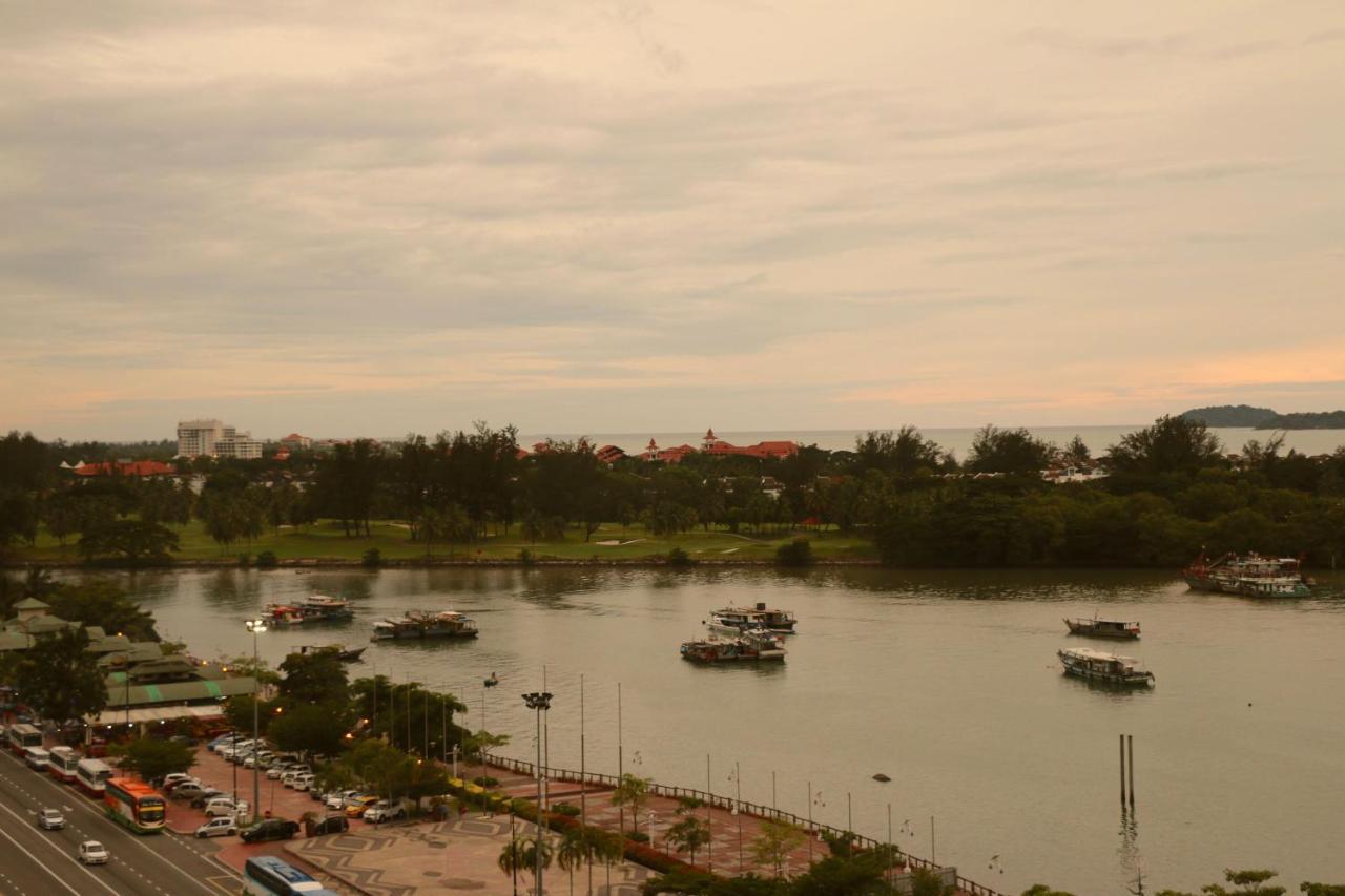 Mts @ Marina Court Resort Condo Kota Kinabalu Bagian luar foto